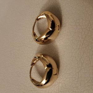 SOLD.       ROUND EARRINGS NEW. GOLD PLATED 14K